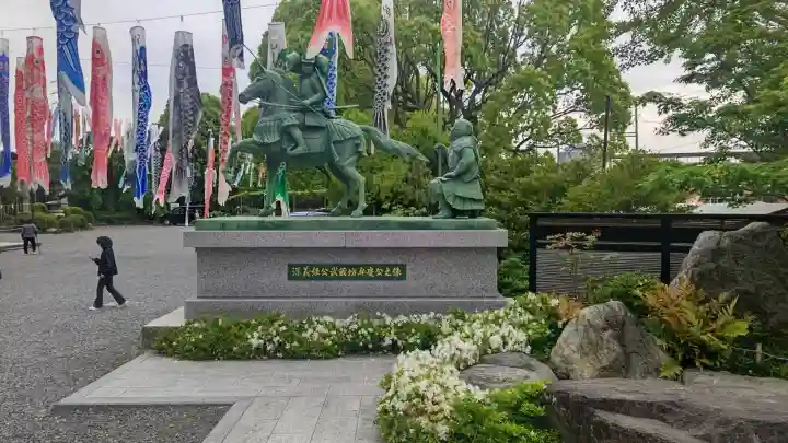 白旗神社(西御門)の{uncategorized: "未分類", other: "その他", undefined: "問題あり", building: "その他建物", grave: "お墓", sacred_gate: "鳥居", guardian: "狛犬", statue: "像", buddha: "仏像", history: "歴史", nature: "自然", garden: "庭園", animal: "動物", pagoda: "塔", temizu: "手水舎", mountain_gate: "山門・神門", sanctuary: "本殿・本堂", subordinate: "末社・摂社", art: "芸術", scenery: "景色", jizo: "地蔵", ema: "絵馬", goshuin: "御朱印", omikuji: "おみくじ", items: "授与品その他", amulet: "お守り", goshuincho: "御朱印帳", eats: "食事", festival: "お祭り", votive_dance: "神楽", shichigosan: "七五三参", wedding: "結婚式", experience: "体験その他", initially: "初詣", around: "周辺", anti_infection: "感染症対策"}