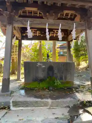 諏訪大社上社前宮の手水舎