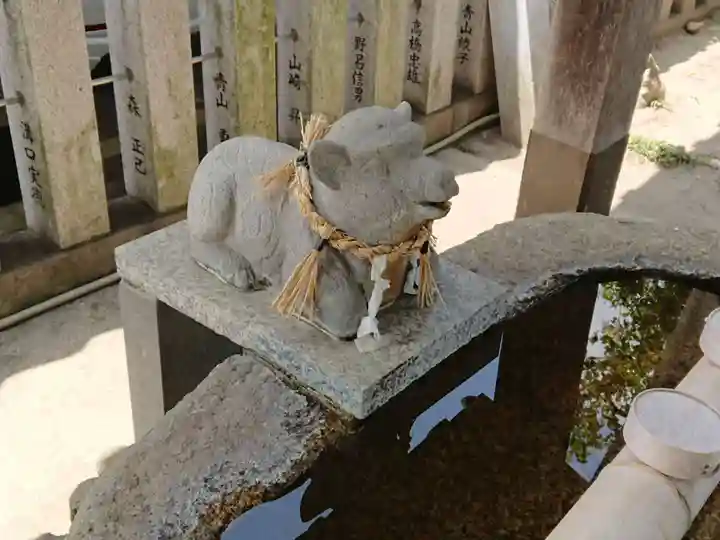 羊神社の手水舎