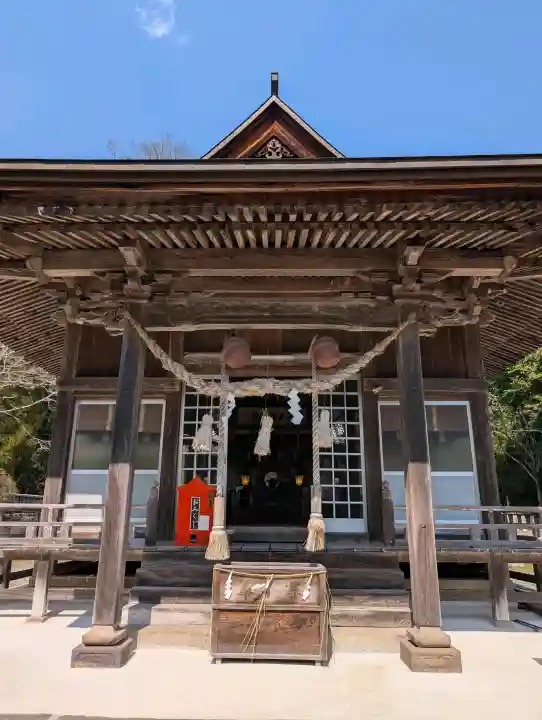 城井八幡社の{uncategorized: "未分類", other: "その他", undefined: "問題あり", building: "その他建物", grave: "お墓", sacred_gate: "鳥居", guardian: "狛犬", statue: "像", buddha: "仏像", history: "歴史", nature: "自然", garden: "庭園", animal: "動物", pagoda: "塔", temizu: "手水舎", mountain_gate: "山門・神門", sanctuary: "本殿・本堂", subordinate: "末社・摂社", art: "芸術", scenery: "景色", jizo: "地蔵", ema: "絵馬", goshuin: "御朱印", omikuji: "おみくじ", items: "授与品その他", amulet: "お守り", goshuincho: "御朱印帳", eats: "食事", festival: "お祭り", votive_dance: "神楽", shichigosan: "七五三参", wedding: "結婚式", experience: "体験その他", initially: "初詣", around: "周辺", anti_infection: "感染症対策"}