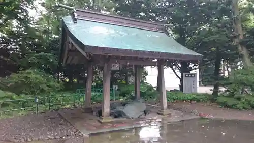 靜内神社の手水舎