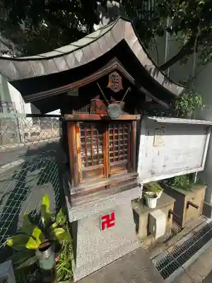 お助地蔵尊の{uncategorized: "未分類", other: "その他", undefined: "問題あり", building: "その他建物", grave: "お墓", sacred_gate: "鳥居", guardian: "狛犬", statue: "像", buddha: "仏像", history: "歴史", nature: "自然", garden: "庭園", animal: "動物", pagoda: "塔", temizu: "手水舎", mountain_gate: "山門・神門", sanctuary: "本殿・本堂", subordinate: "末社・摂社", art: "芸術", scenery: "景色", jizo: "地蔵", ema: "絵馬", goshuin: "御朱印", omikuji: "おみくじ", items: "授与品その他", amulet: "お守り", goshuincho: "御朱印帳", eats: "食事", festival: "お祭り", votive_dance: "神楽", shichigosan: "七五三参", wedding: "結婚式", experience: "体験その他", initially: "初詣", around: "周辺", anti_infection: "感染症対策"}