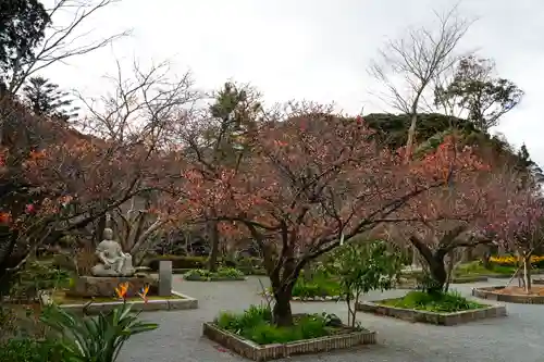 鎮國寺の庭園