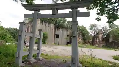巖稲荷神社の鳥居