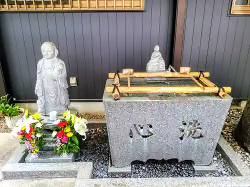 子守弘法堂の手水舎