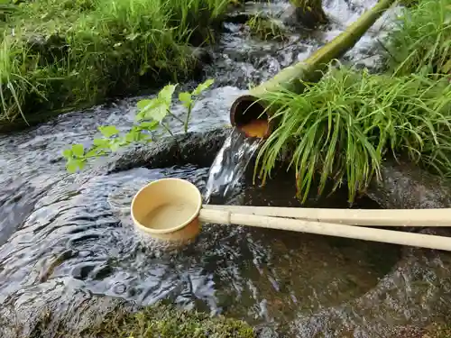 諏訪大社上社前宮の手水舎