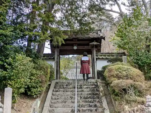 金剛定寺の山門