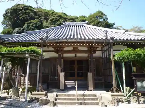 済渡院の本殿・本堂