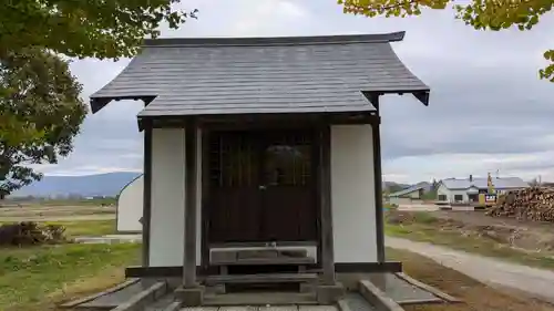 砺波神社の本殿