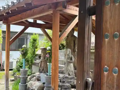 正念寺の{uncategorized: "未分類", other: "その他", undefined: "問題あり", building: "その他建物", grave: "お墓", sacred_gate: "鳥居", guardian: "狛犬", statue: "像", buddha: "仏像", history: "歴史", nature: "自然", garden: "庭園", animal: "動物", pagoda: "塔", temizu: "手水舎", mountain_gate: "山門・神門", sanctuary: "本殿・本堂", subordinate: "末社・摂社", art: "芸術", scenery: "景色", jizo: "地蔵", ema: "絵馬", goshuin: "御朱印", omikuji: "おみくじ", items: "授与品その他", amulet: "お守り", goshuincho: "御朱印帳", eats: "食事", festival: "お祭り", votive_dance: "神楽", shichigosan: "七五三参", wedding: "結婚式", experience: "体験その他", initially: "初詣", around: "周辺", anti_infection: "感染症対策"}