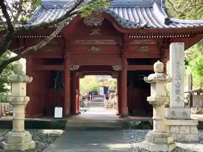那古寺の山門・神門