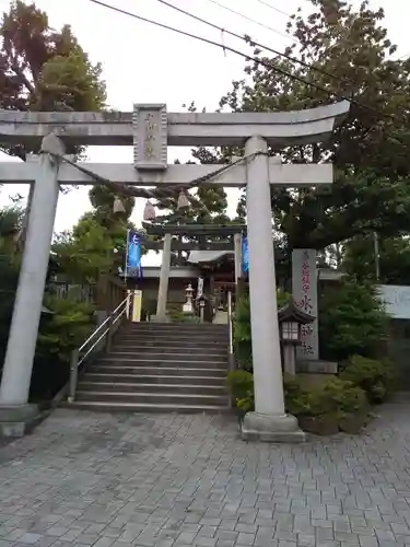 鳩ヶ谷氷川神社の鳥居