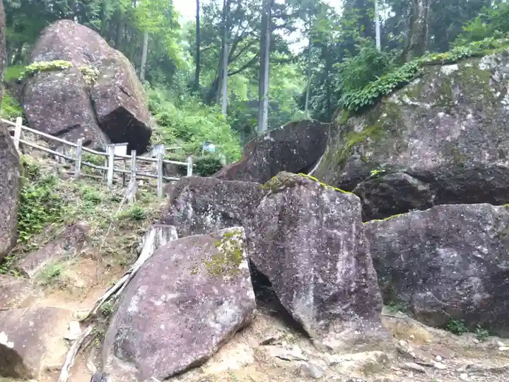 岩屋神社(妙見神社 祖師野八幡宮摂社)(岐阜県)