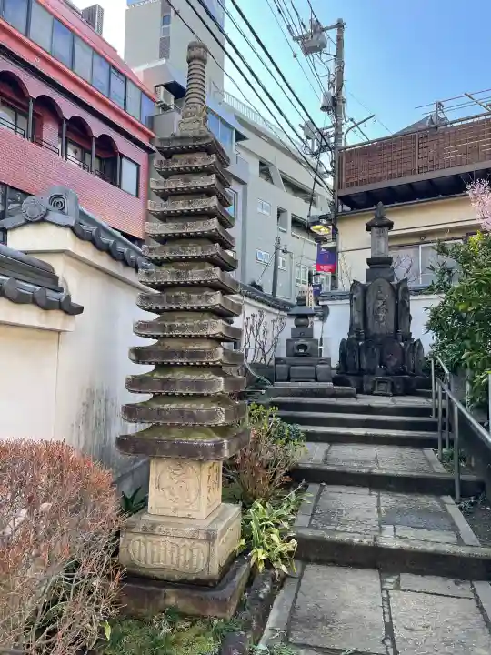 聖輪寺の{uncategorized: "未分類", other: "その他", undefined: "問題あり", building: "その他建物", grave: "お墓", sacred_gate: "鳥居", guardian: "狛犬", statue: "像", buddha: "仏像", history: "歴史", nature: "自然", garden: "庭園", animal: "動物", pagoda: "塔", temizu: "手水舎", mountain_gate: "山門・神門", sanctuary: "本殿・本堂", subordinate: "末社・摂社", art: "芸術", scenery: "景色", jizo: "地蔵", ema: "絵馬", goshuin: "御朱印", omikuji: "おみくじ", items: "授与品その他", amulet: "お守り", goshuincho: "御朱印帳", eats: "食事", festival: "お祭り", votive_dance: "神楽", shichigosan: "七五三参", wedding: "結婚式", experience: "体験その他", initially: "初詣", around: "周辺", anti_infection: "感染症対策"}