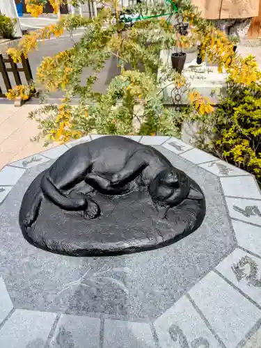 駒込妙義神社の{uncategorized: "未分類", other: "その他", undefined: "問題あり", building: "その他建物", grave: "お墓", sacred_gate: "鳥居", guardian: "狛犬", statue: "像", buddha: "仏像", history: "歴史", nature: "自然", garden: "庭園", animal: "動物", pagoda: "塔", temizu: "手水舎", mountain_gate: "山門・神門", sanctuary: "本殿・本堂", subordinate: "末社・摂社", art: "芸術", scenery: "景色", jizo: "地蔵", ema: "絵馬", goshuin: "御朱印", omikuji: "おみくじ", items: "授与品その他", amulet: "お守り", goshuincho: "御朱印帳", eats: "食事", festival: "お祭り", votive_dance: "神楽", shichigosan: "七五三参", wedding: "結婚式", experience: "体験その他", initially: "初詣", around: "周辺", anti_infection: "感染症対策"}