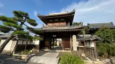 妙立寺の山門・神門
