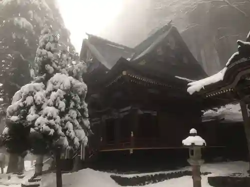 三峯神社の本殿