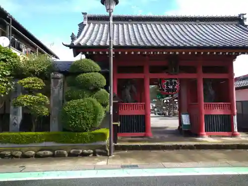 蓮久寺の山門・神門