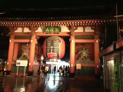 浅草寺の山門・神門