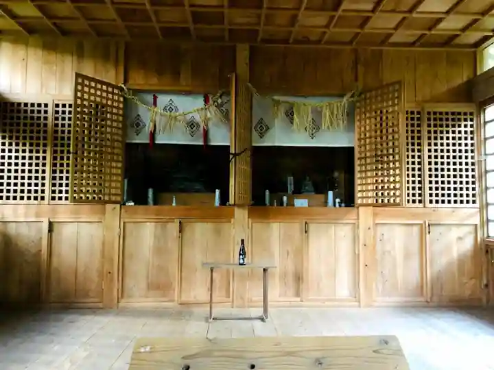 漆島天神の本殿・本堂