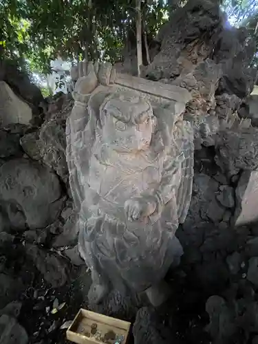 浅間神社の像