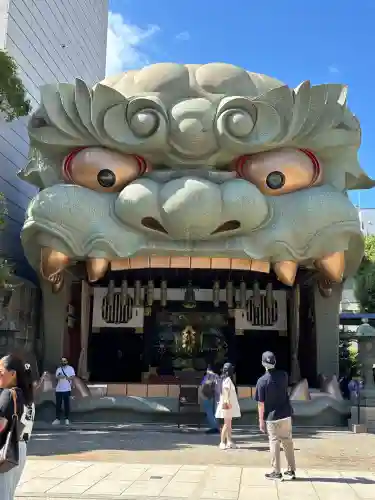 難波八阪神社の{uncategorized: "未分類", other: "その他", undefined: "問題あり", building: "その他建物", grave: "お墓", sacred_gate: "鳥居", guardian: "狛犬", statue: "像", buddha: "仏像", history: "歴史", nature: "自然", garden: "庭園", animal: "動物", pagoda: "塔", temizu: "手水舎", mountain_gate: "山門・神門", sanctuary: "本殿・本堂", subordinate: "末社・摂社", art: "芸術", scenery: "景色", jizo: "地蔵", ema: "絵馬", goshuin: "御朱印", omikuji: "おみくじ", items: "授与品その他", amulet: "お守り", goshuincho: "御朱印帳", eats: "食事", festival: "お祭り", votive_dance: "神楽", shichigosan: "七五三参", wedding: "結婚式", experience: "体験その他", initially: "初詣", around: "周辺", anti_infection: "感染症対策"}