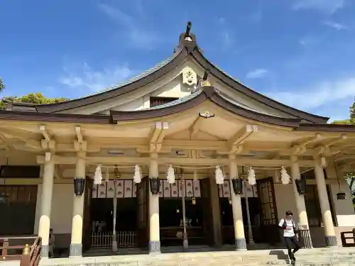 湊川神社の{uncategorized: "未分類", other: "その他", undefined: "問題あり", building: "その他建物", grave: "お墓", sacred_gate: "鳥居", guardian: "狛犬", statue: "像", buddha: "仏像", history: "歴史", nature: "自然", garden: "庭園", animal: "動物", pagoda: "塔", temizu: "手水舎", mountain_gate: "山門・神門", sanctuary: "本殿・本堂", subordinate: "末社・摂社", art: "芸術", scenery: "景色", jizo: "地蔵", ema: "絵馬", goshuin: "御朱印", omikuji: "おみくじ", items: "授与品その他", amulet: "お守り", goshuincho: "御朱印帳", eats: "食事", festival: "お祭り", votive_dance: "神楽", shichigosan: "七五三参", wedding: "結婚式", experience: "体験その他", initially: "初詣", around: "周辺", anti_infection: "感染症対策"}