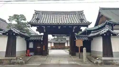 長圓寺の山門