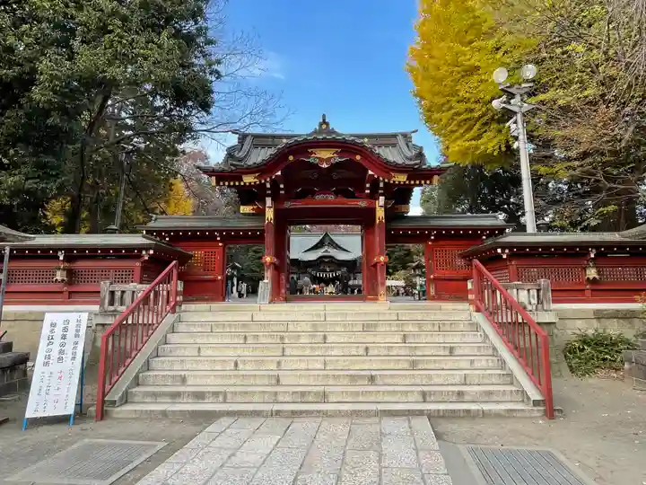秩父神社の山門・神門