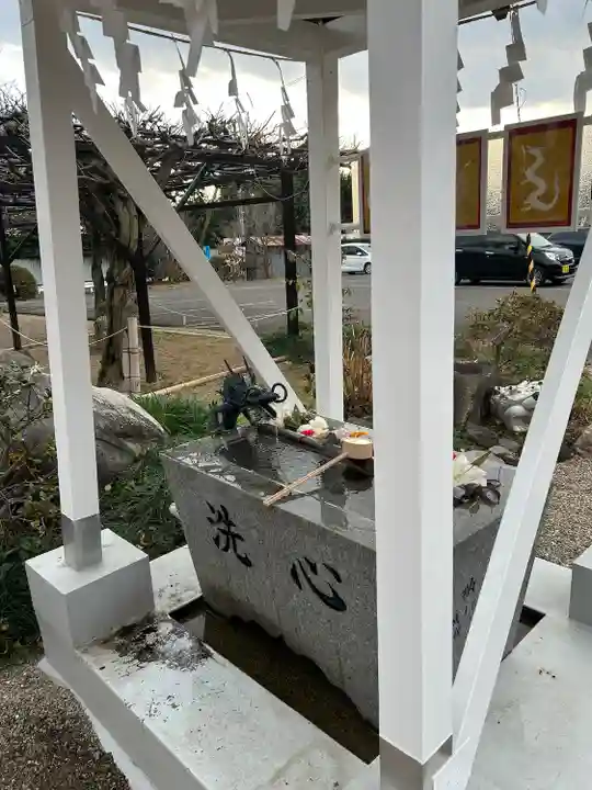 諏訪神社の手水舎