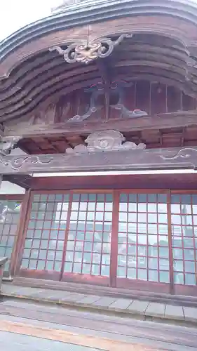 孝顕寺の本殿・本堂