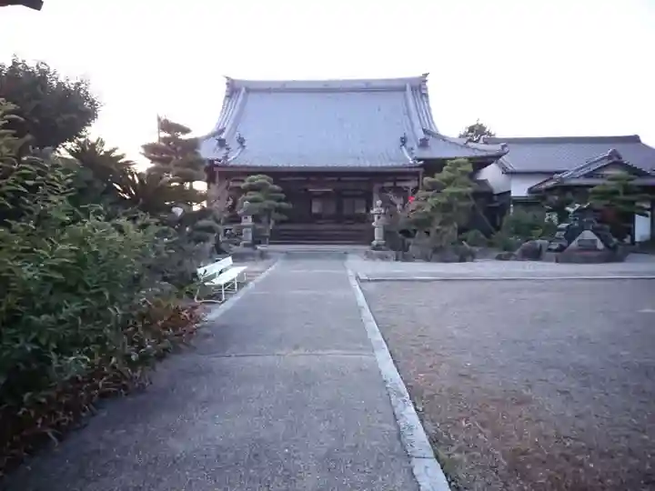 願成寺の本殿・本堂