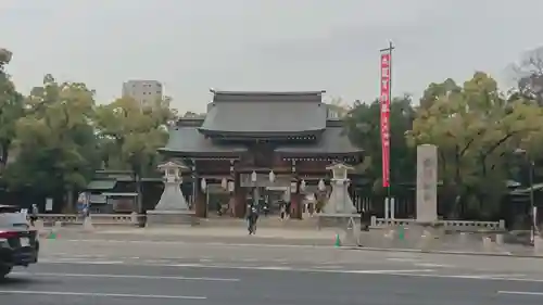 湊川神社の山門