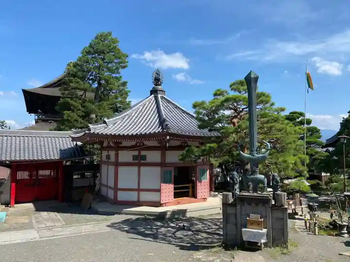 善光寺大勧進(長野県)