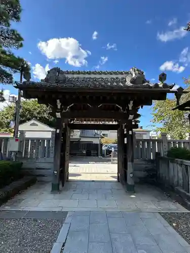 題経寺（柴又帝釈天）の山門・神門