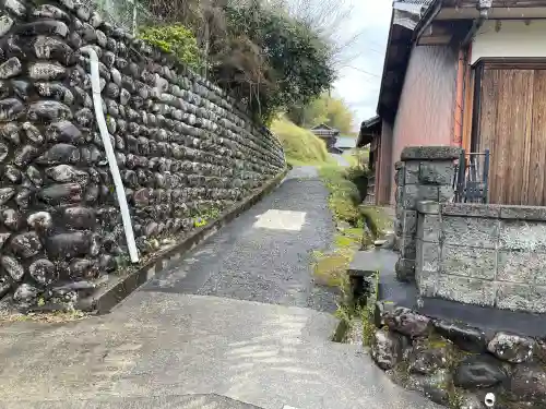 光善寺の{uncategorized: "未分類", other: "その他", undefined: "問題あり", building: "その他建物", grave: "お墓", sacred_gate: "鳥居", guardian: "狛犬", statue: "像", buddha: "仏像", history: "歴史", nature: "自然", garden: "庭園", animal: "動物", pagoda: "塔", temizu: "手水舎", mountain_gate: "山門・神門", sanctuary: "本殿・本堂", subordinate: "末社・摂社", art: "芸術", scenery: "景色", jizo: "地蔵", ema: "絵馬", goshuin: "御朱印", omikuji: "おみくじ", items: "授与品その他", amulet: "お守り", goshuincho: "御朱印帳", eats: "食事", festival: "お祭り", votive_dance: "神楽", shichigosan: "七五三参", wedding: "結婚式", experience: "体験その他", initially: "初詣", around: "周辺", anti_infection: "感染症対策"}