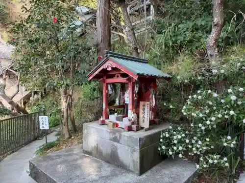 岩殿寺の{uncategorized: "未分類", other: "その他", undefined: "問題あり", building: "その他建物", grave: "お墓", sacred_gate: "鳥居", guardian: "狛犬", statue: "像", buddha: "仏像", history: "歴史", nature: "自然", garden: "庭園", animal: "動物", pagoda: "塔", temizu: "手水舎", mountain_gate: "山門・神門", sanctuary: "本殿・本堂", subordinate: "末社・摂社", art: "芸術", scenery: "景色", jizo: "地蔵", ema: "絵馬", goshuin: "御朱印", omikuji: "おみくじ", items: "授与品その他", amulet: "お守り", goshuincho: "御朱印帳", eats: "食事", festival: "お祭り", votive_dance: "神楽", shichigosan: "七五三参", wedding: "結婚式", experience: "体験その他", initially: "初詣", around: "周辺", anti_infection: "感染症対策"}