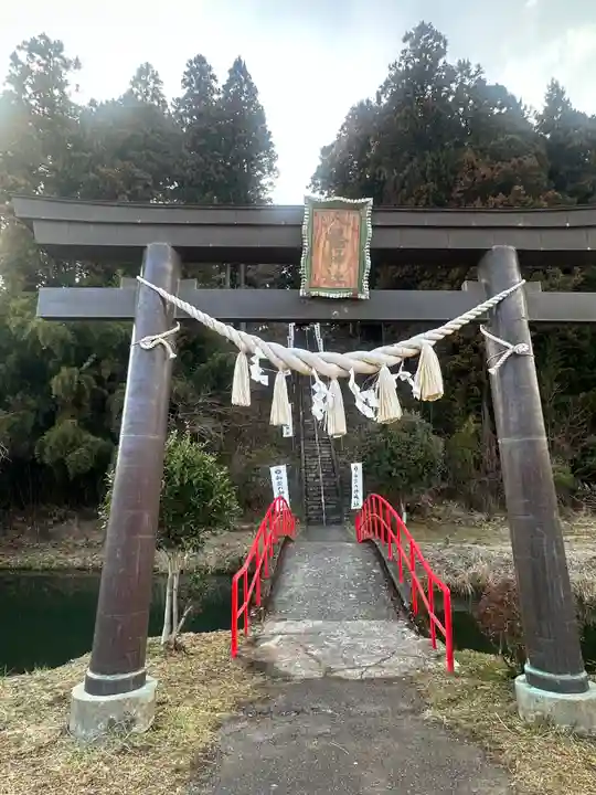 坪沼八幡神社の鳥居