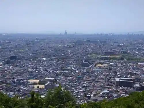 枚岡神社神津嶽本宮の周辺