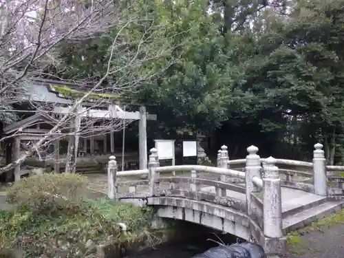 加知彌神社の建物その他