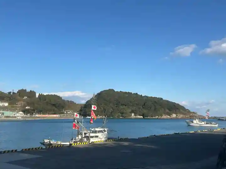 立磐神社の{uncategorized: "未分類", other: "その他", undefined: "問題あり", building: "その他建物", grave: "お墓", sacred_gate: "鳥居", guardian: "狛犬", statue: "像", buddha: "仏像", history: "歴史", nature: "自然", garden: "庭園", animal: "動物", pagoda: "塔", temizu: "手水舎", mountain_gate: "山門・神門", sanctuary: "本殿・本堂", subordinate: "末社・摂社", art: "芸術", scenery: "景色", jizo: "地蔵", ema: "絵馬", goshuin: "御朱印", omikuji: "おみくじ", items: "授与品その他", amulet: "お守り", goshuincho: "御朱印帳", eats: "食事", festival: "お祭り", votive_dance: "神楽", shichigosan: "七五三参", wedding: "結婚式", experience: "体験その他", initially: "初詣", around: "周辺", anti_infection: "感染症対策"}
