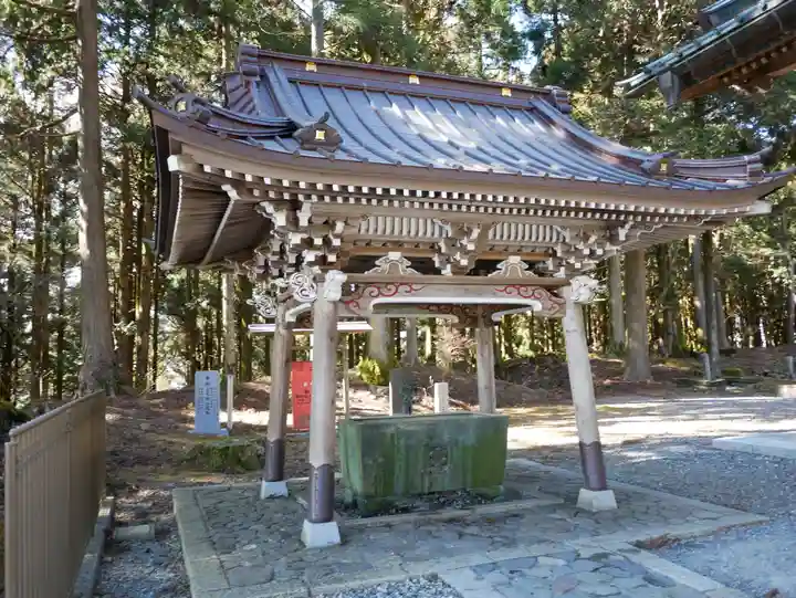 身延山奥之院思親閣の手水舎