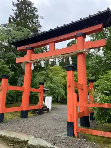 丹生都比売神社の{uncategorized: "未分類", other: "その他", undefined: "問題あり", building: "その他建物", grave: "お墓", sacred_gate: "鳥居", guardian: "狛犬", statue: "像", buddha: "仏像", history: "歴史", nature: "自然", garden: "庭園", animal: "動物", pagoda: "塔", temizu: "手水舎", mountain_gate: "山門・神門", sanctuary: "本殿・本堂", subordinate: "末社・摂社", art: "芸術", scenery: "景色", jizo: "地蔵", ema: "絵馬", goshuin: "御朱印", omikuji: "おみくじ", items: "授与品その他", amulet: "お守り", goshuincho: "御朱印帳", eats: "食事", festival: "お祭り", votive_dance: "神楽", shichigosan: "七五三参", wedding: "結婚式", experience: "体験その他", initially: "初詣", around: "周辺", anti_infection: "感染症対策"}