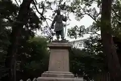 焼津神社の像