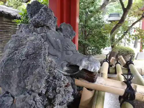 待乳山聖天（本龍院）の手水舎