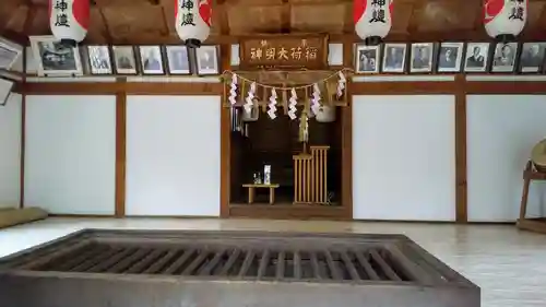 稲荷神社の本殿