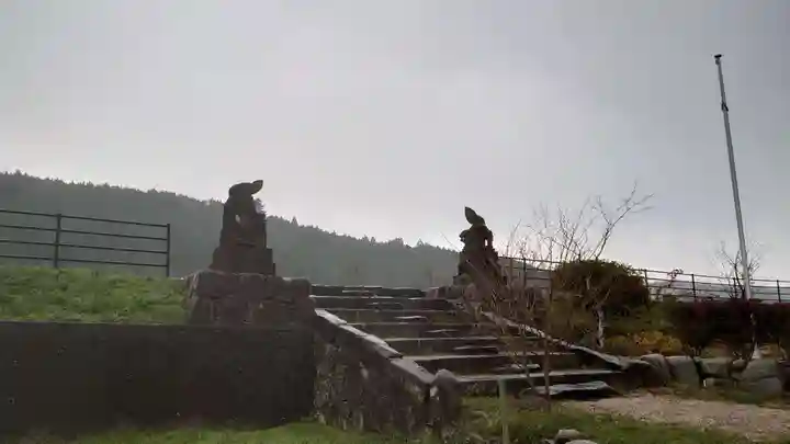 六所神社の狛犬