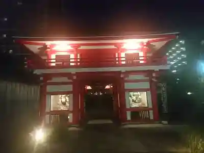 成子天神社の山門・神門