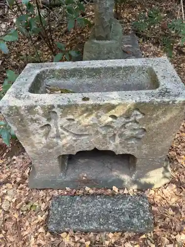 熊野神社の{uncategorized: "未分類", other: "その他", undefined: "問題あり", building: "その他建物", grave: "お墓", sacred_gate: "鳥居", guardian: "狛犬", statue: "像", buddha: "仏像", history: "歴史", nature: "自然", garden: "庭園", animal: "動物", pagoda: "塔", temizu: "手水舎", mountain_gate: "山門・神門", sanctuary: "本殿・本堂", subordinate: "末社・摂社", art: "芸術", scenery: "景色", jizo: "地蔵", ema: "絵馬", goshuin: "御朱印", omikuji: "おみくじ", items: "授与品その他", amulet: "お守り", goshuincho: "御朱印帳", eats: "食事", festival: "お祭り", votive_dance: "神楽", shichigosan: "七五三参", wedding: "結婚式", experience: "体験その他", initially: "初詣", around: "周辺", anti_infection: "感染症対策"}