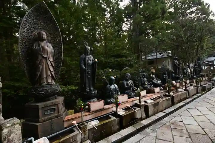 高野山金剛峯寺奥の院(和歌山県)